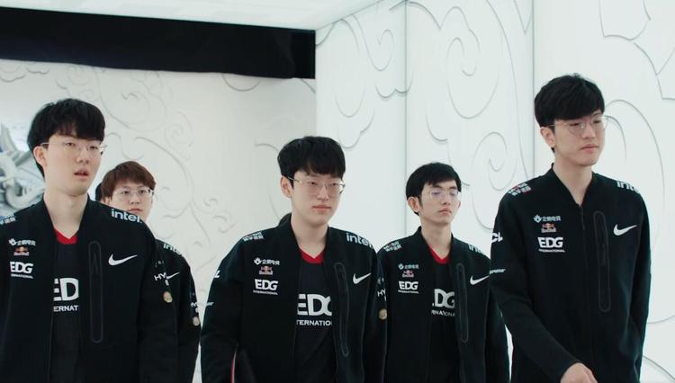 疑是一个重 疑是一个重