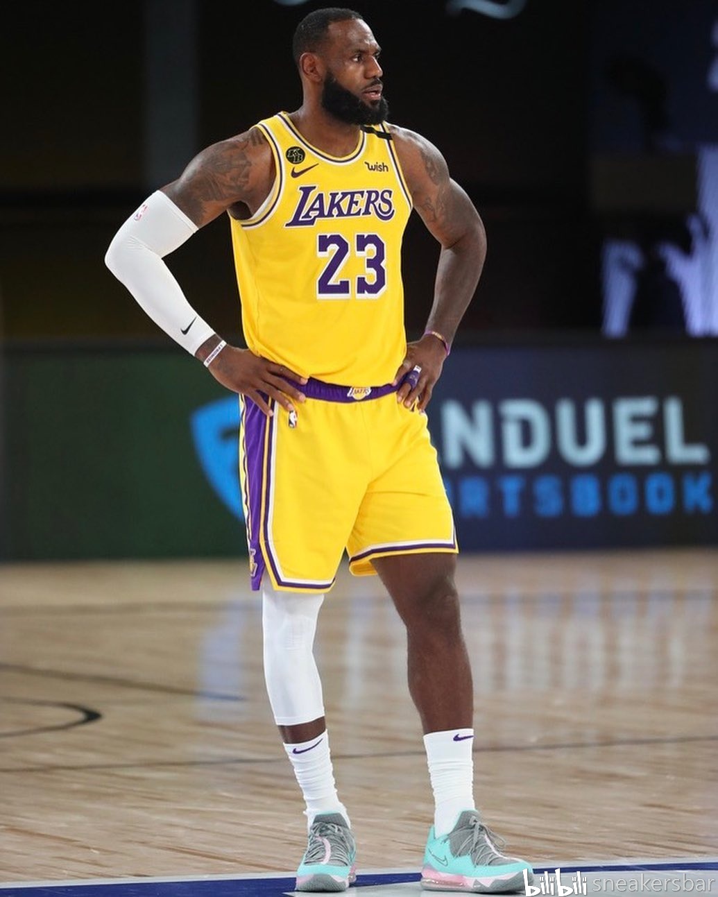 2023